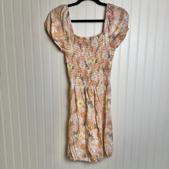 3rd+ Malt pink floral puff sleeve mini dress smocked back size medium G50 - Picture 6 of 7